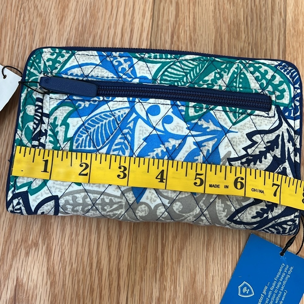 New! Vera Bradley turn lock zippered wallet. - Picture 5 of 6